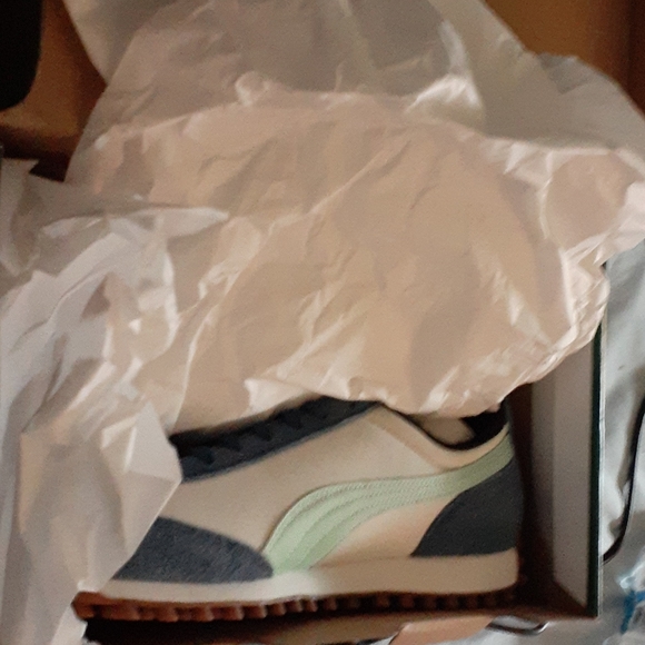 Puma running shoes - Picture 2 of 3